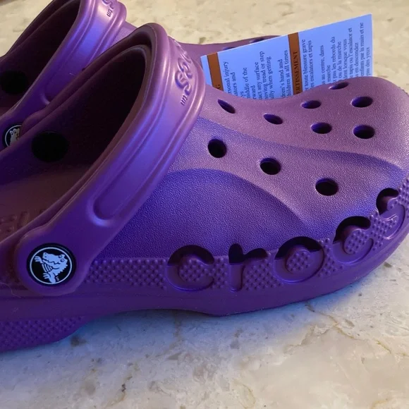 Women’s size 7 / Men’s size 5 purple CROCS
NWT - Picture 5 of 5